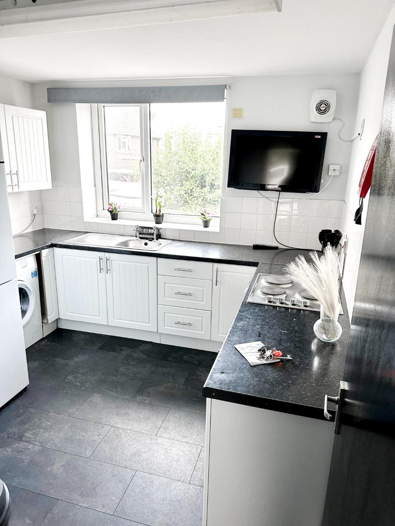 Lovely, Cosy & Central 3 Bed House Near Station Gillingham  Dış mekan fotoğraf